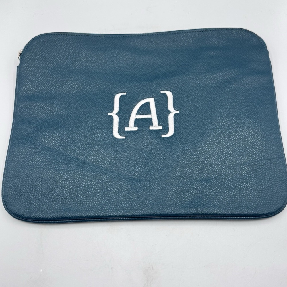 Thirty One Laptop Savvy Sleeve Blue Zip Pebbled Carry Case Bag 15.5" Mono A Whit